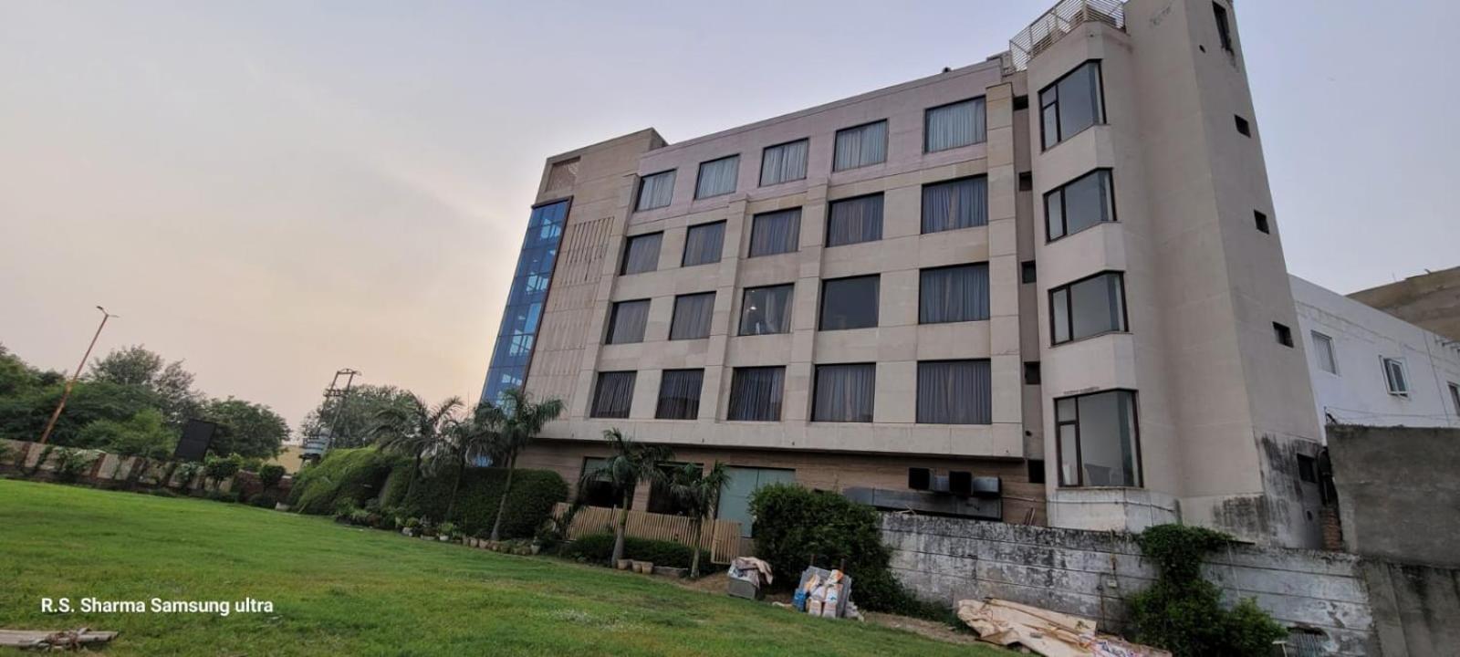 Maple Grand Hotel Agra  Exterior foto
